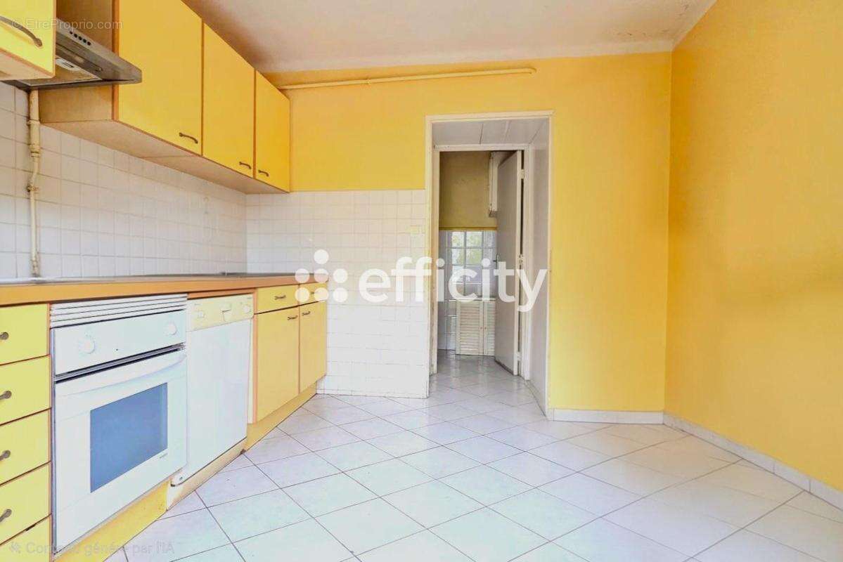 Appartement à MARSEILLE-8E