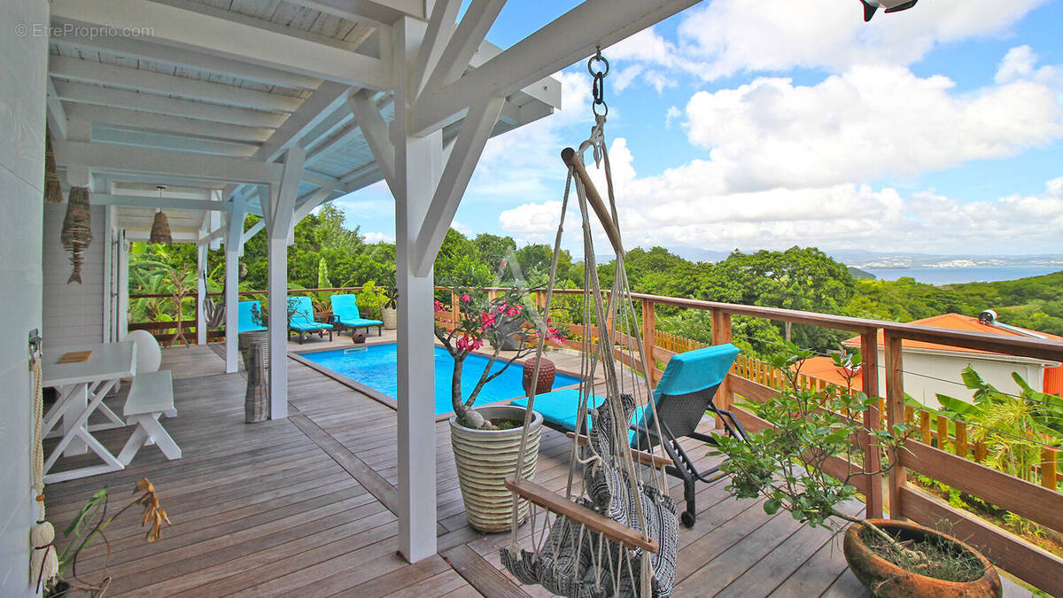 Maison à LES TROIS-ILETS