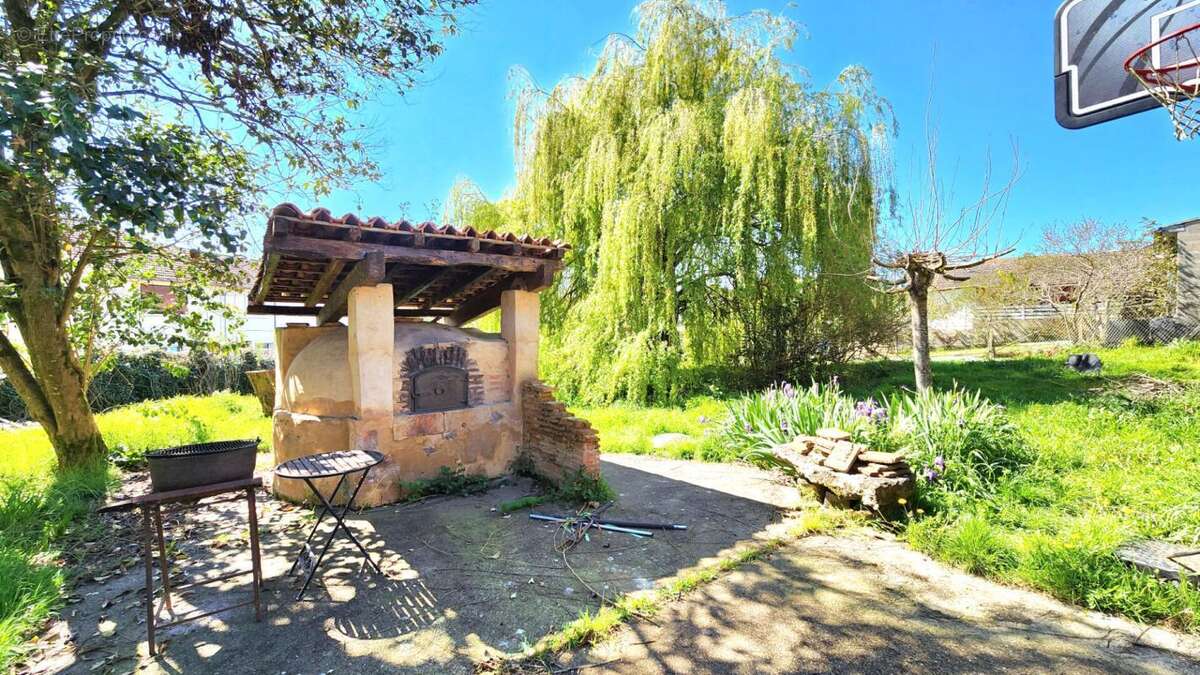 Ensemble immobilier 443m² - grange 200m² - terrain 1291m² - photo 15