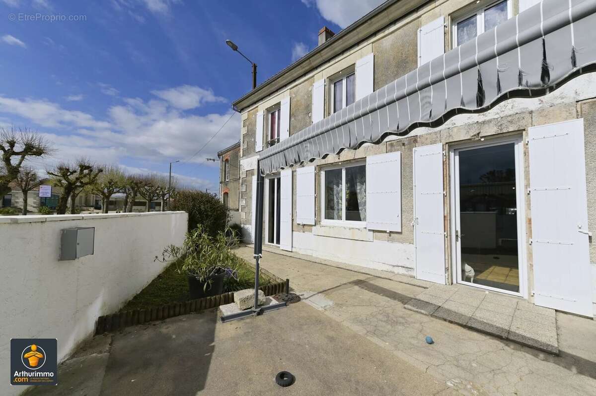 Maison à SAINT-HILAIRE-LA-PALUD