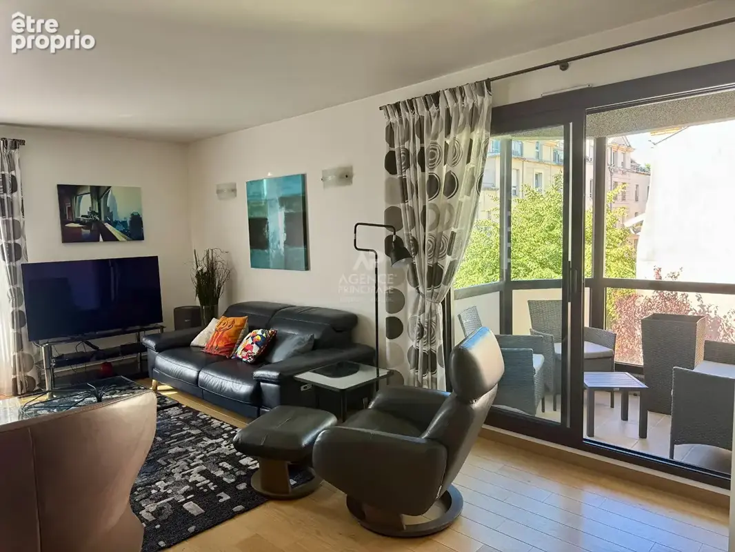 Appartement Maisons Laffitte 4 pièce(s) 93 m2 - Hyper centre - Balcon - Ascenseur - photo 2