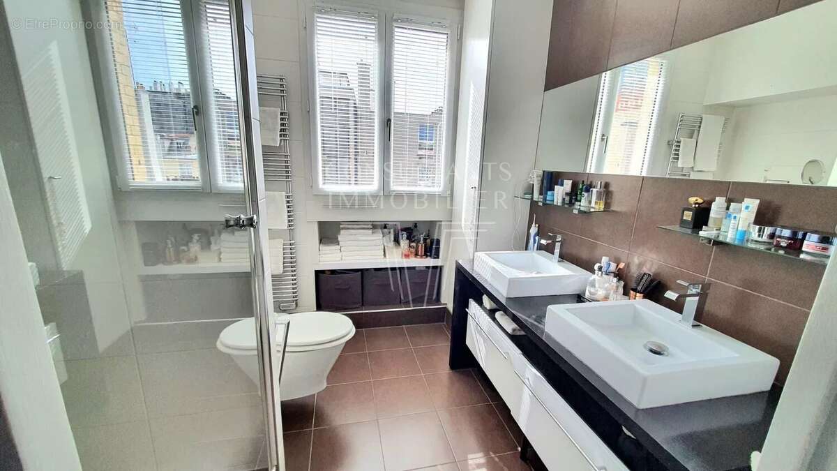 Appartement à PARIS-14E