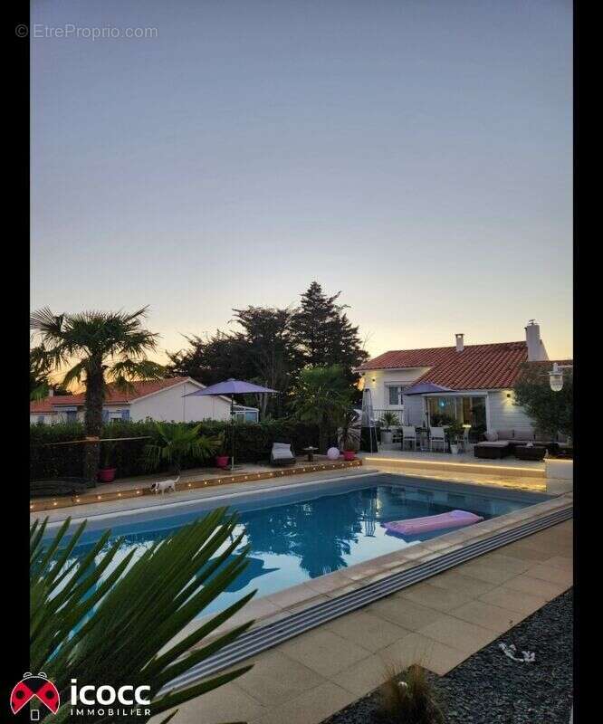 Maison 136 m² à Saint-Michel-En-L'herm  - photo 8