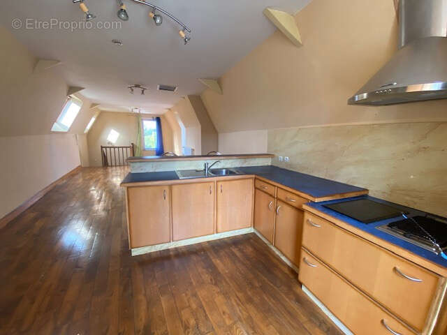 Maison d'habitation avec ancien local commercial - photo 7