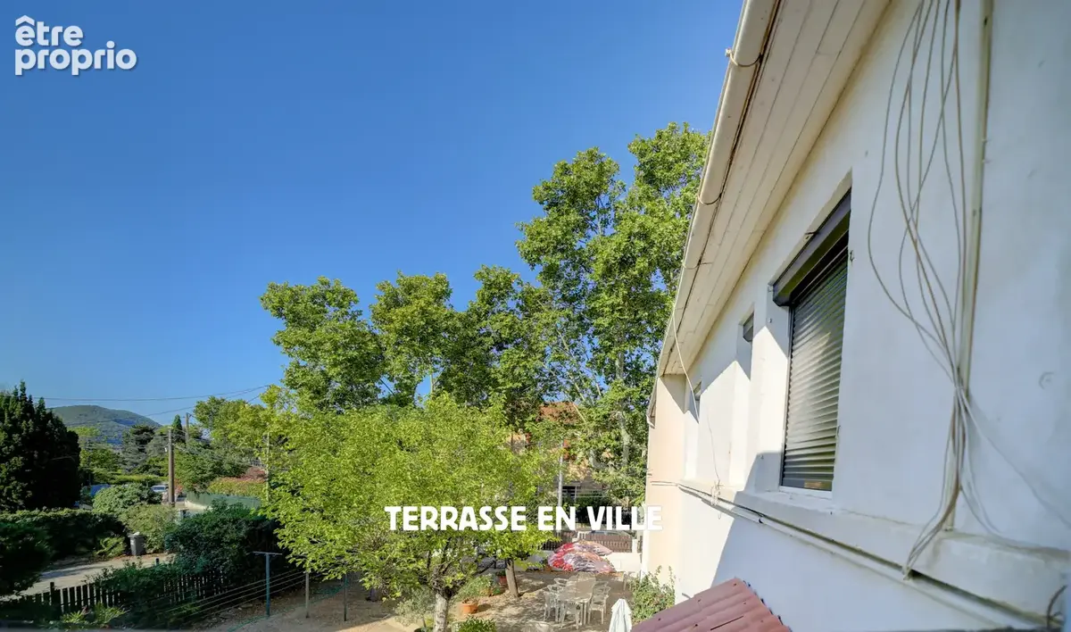 Photo Appartement à Saint-Cyr-Sur-Mer au prix de 198 000€