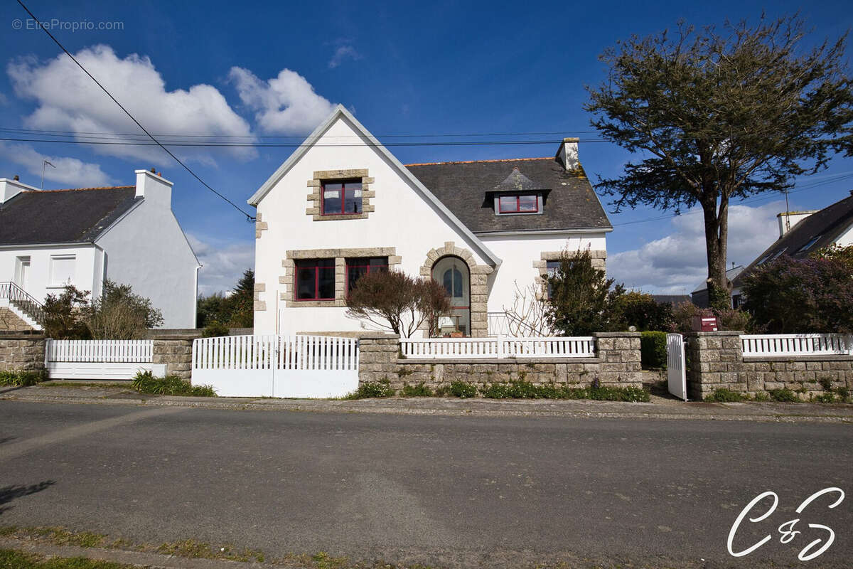 Maison à PLONEOUR-LANVERN