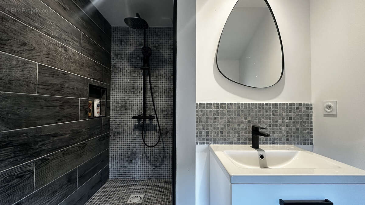 Maison à PERNES-LES-FONTAINES