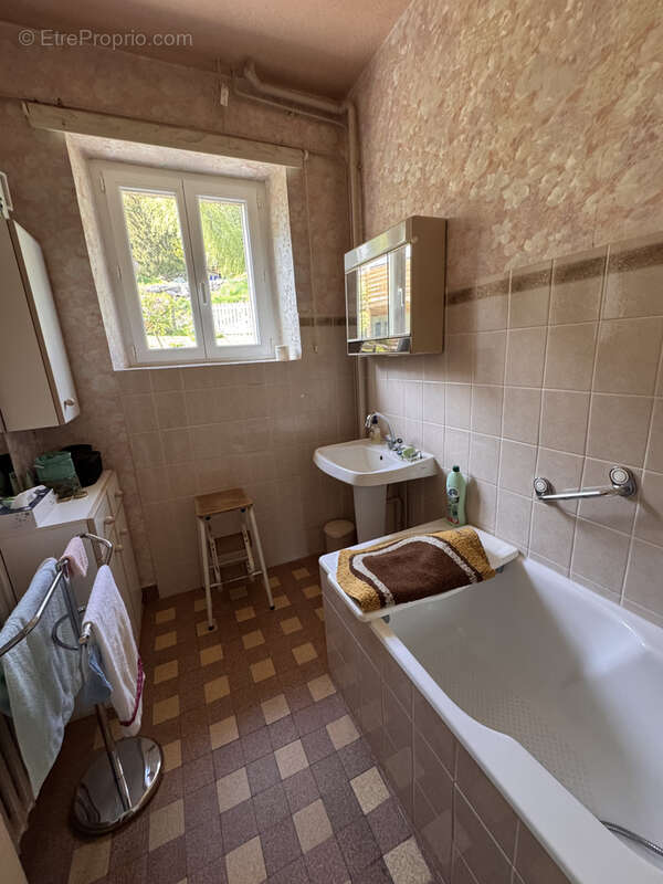 Maison à LAVEISSIERE