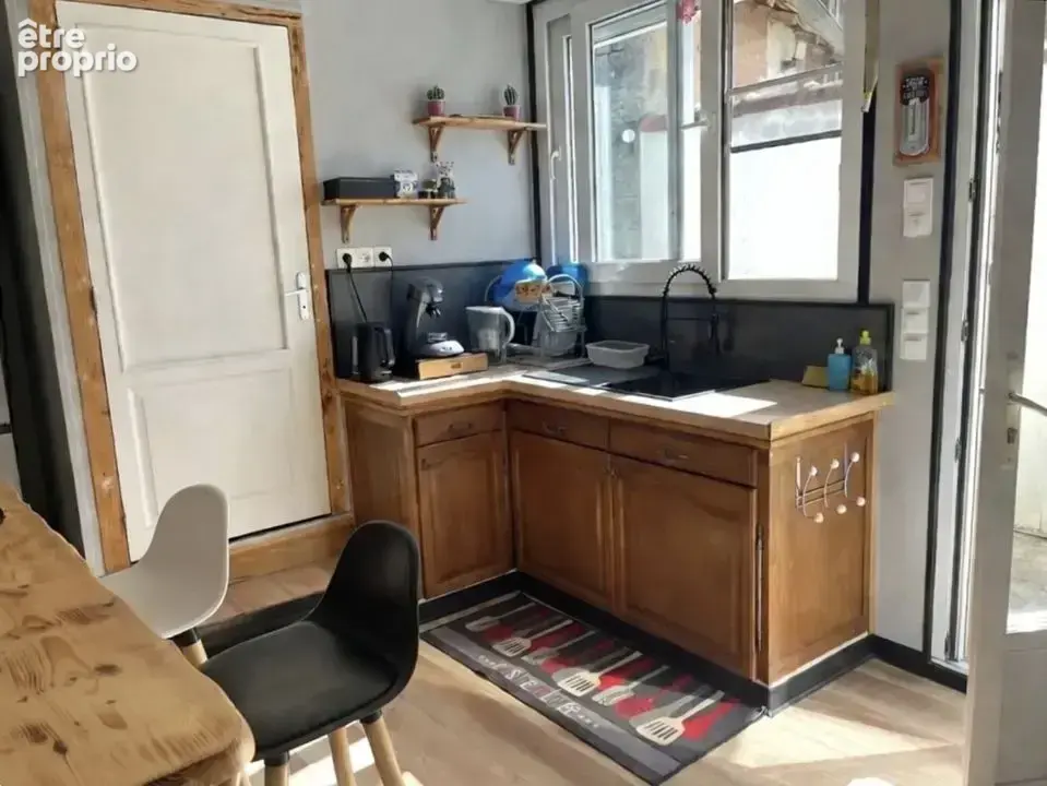 Maison 2 chambres avec terrain et petites dépendances - photo 2