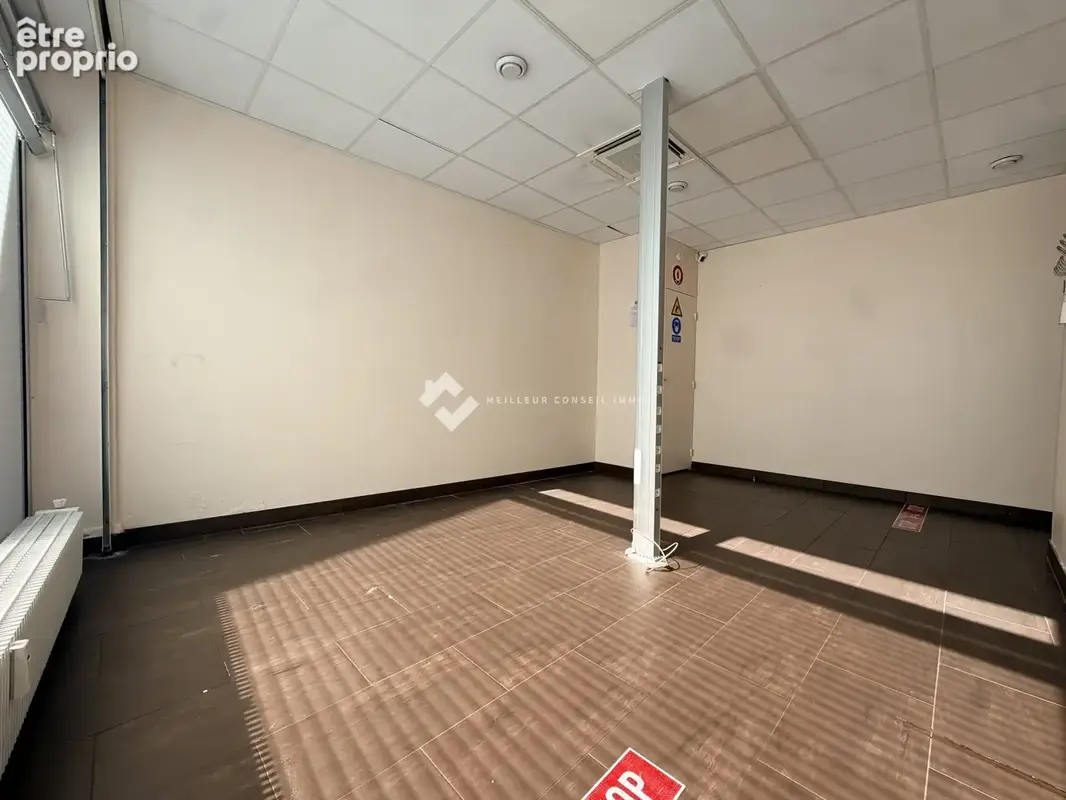 Commerce 73 m² à vendre à Paris-10e (75010) - photo 9