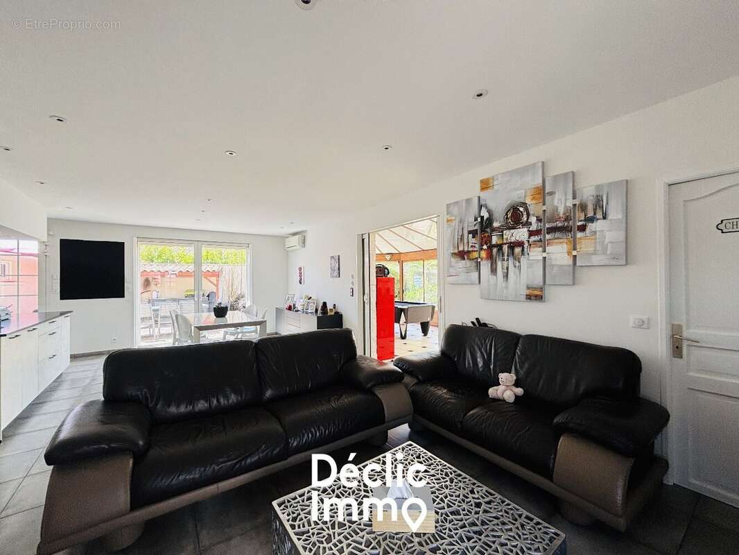 La Jarrie - Maison avec jardin, piscine, dépendances et spa - photo 9