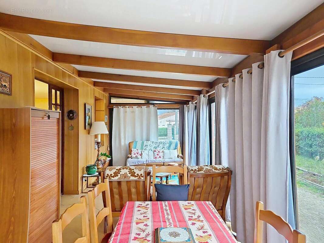 Photo 5 - Maison à VILLENEUVE-LA-COMPTAL