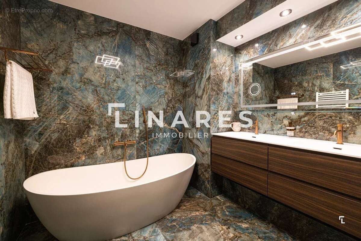 Appartement à MARSEILLE-8E