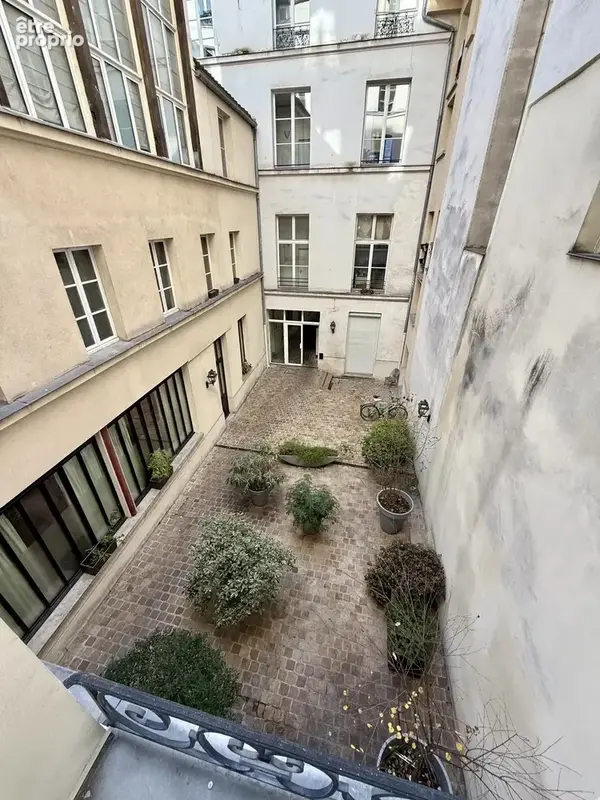 PARIS IIème - Montorgeuil - Loft  3 pièces - 70m2 - 720 000 euros - photo 3