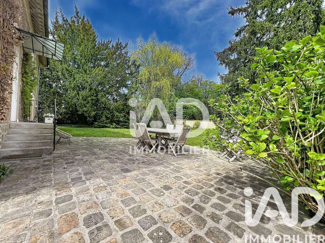 Maison 266 m² à Tournan-En-Brie  - photo 4