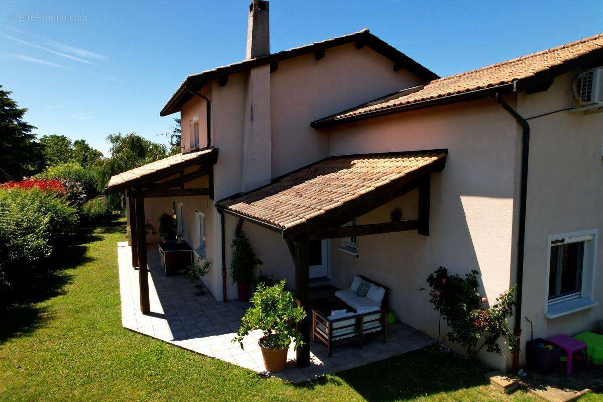 Maison - 3 Chambres - possibilité 4 - Cave - Buanderie - Terrasse - Balcon - Jardin - Piscine - Au calme - photo 4