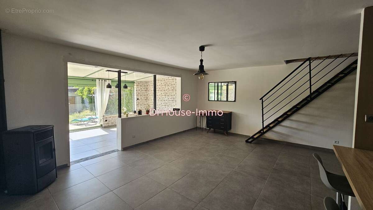 Maison 117 m² à Saint-Jean-Du-Bois  - photo 7