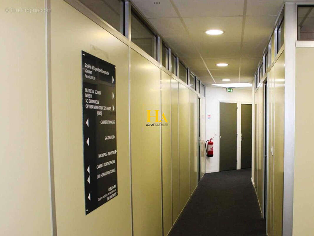 Commerce à VALBONNE