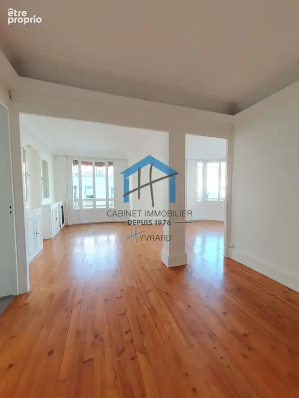 Appartement bourgeois type F3 de 81.56 m2 avec une cave et un garage au 5ème étage avec un ascenseur. - photo 5