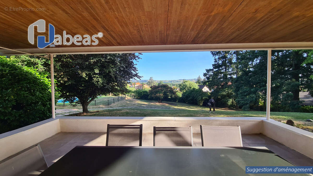 À 45 min de Lyon – Maison d’architecte unique de 330m², 6 chambres, avec piscine 10x5 au cœur de 5 800 m² de parc arboré - photo 6