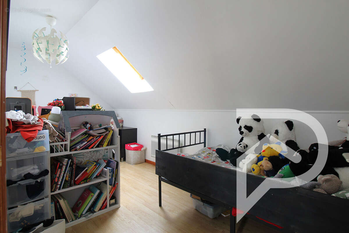 Maison à LONGUEIL-SAINTE-MARIE