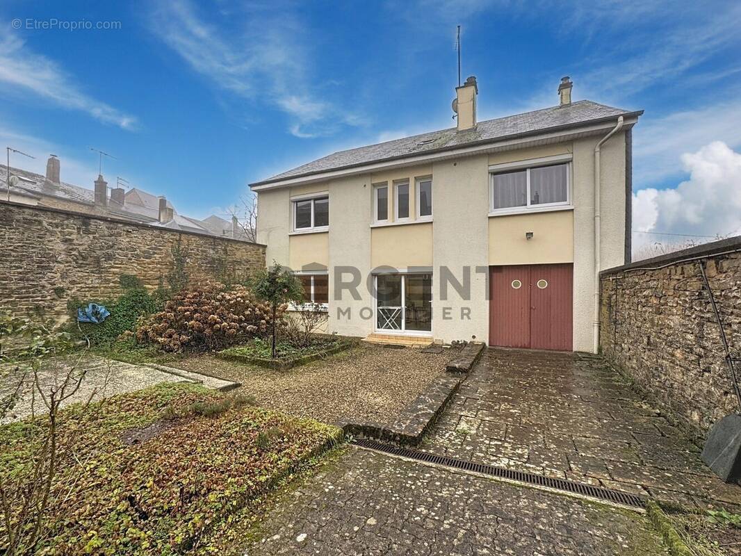 Maison à RENWEZ