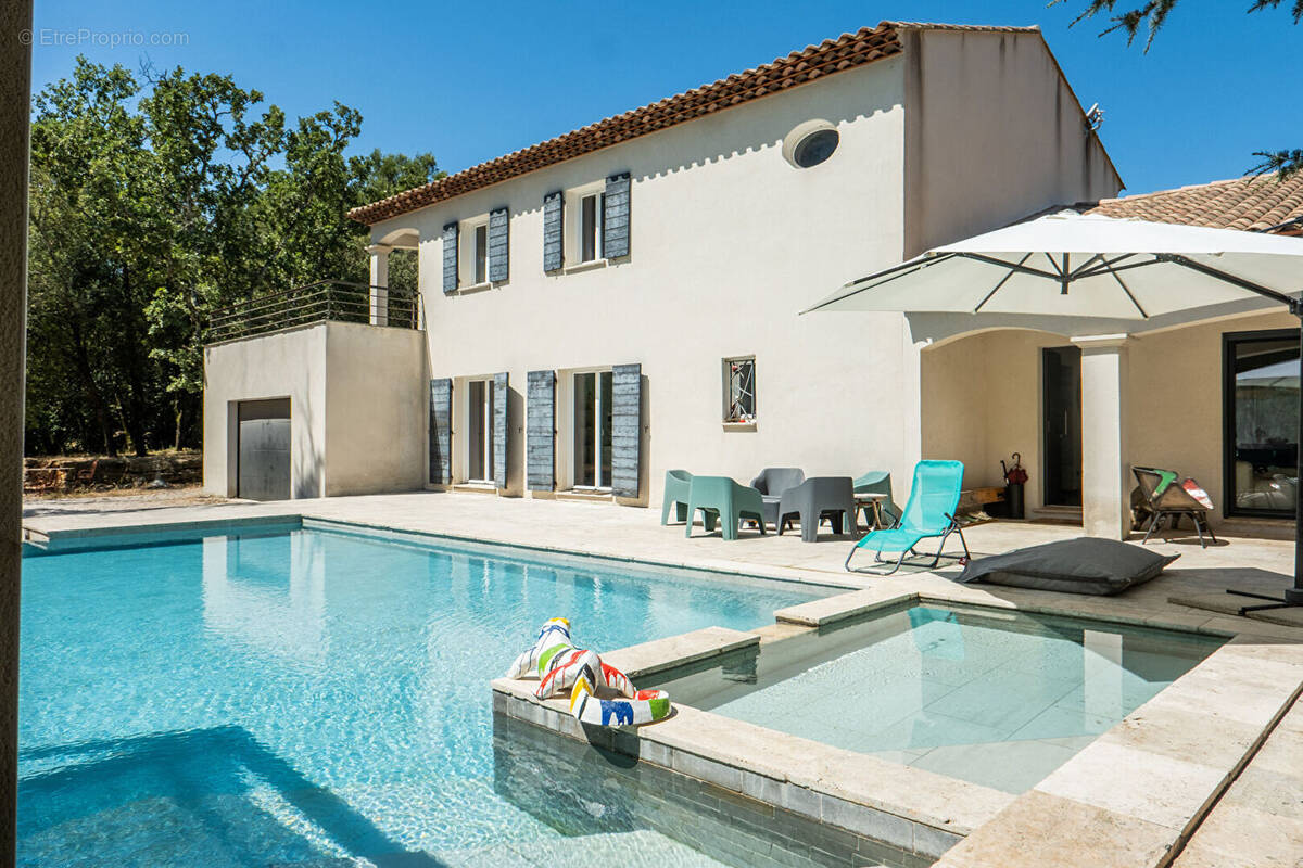 Maison à MEOUNES-LES-MONTRIEUX