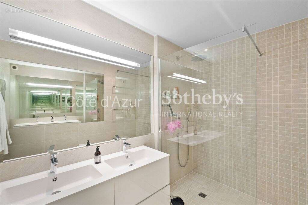 Maison à THEOULE-SUR-MER