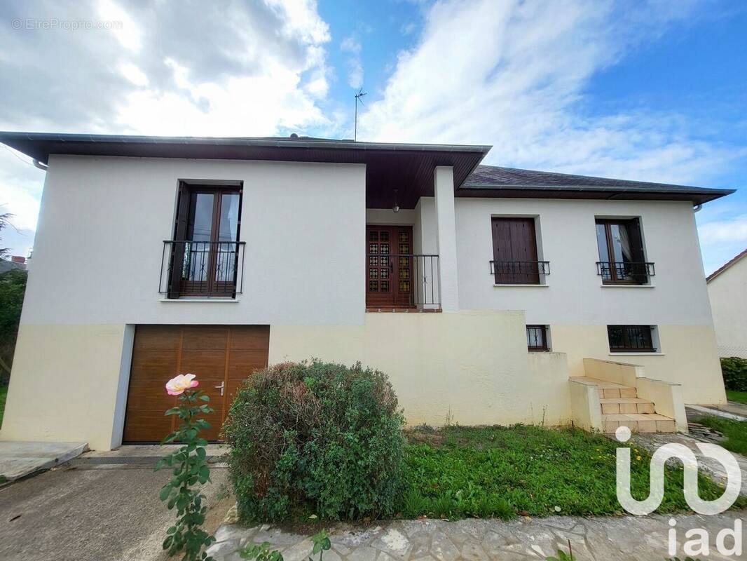 Photo 1 - Maison à CHATELLERAULT