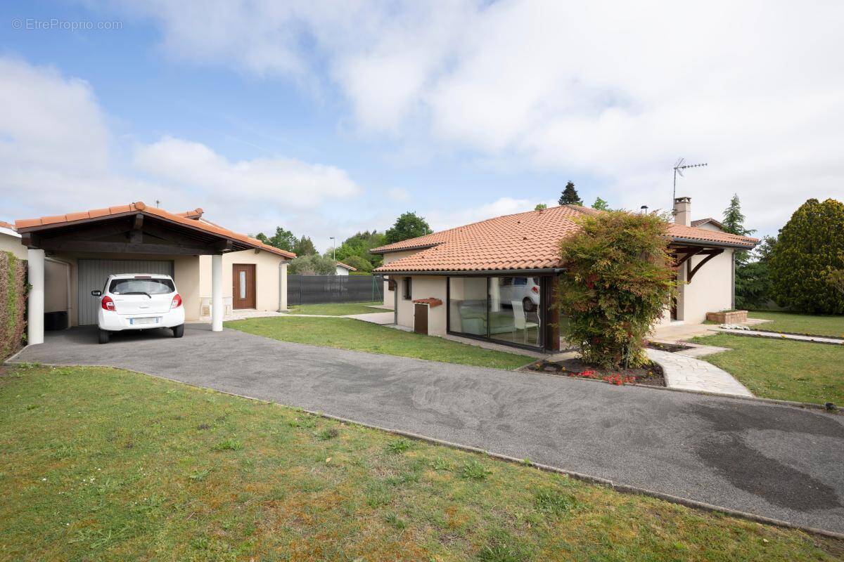Maison à HAUT-MAUCO