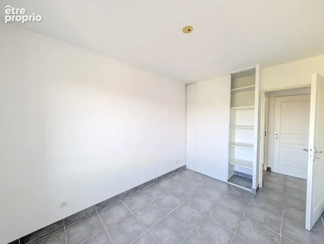 La Croix Rouge - Résidence sécurisée - T3 65 m2 - Terrasse 28 m2 - Box + Parking - photo 10