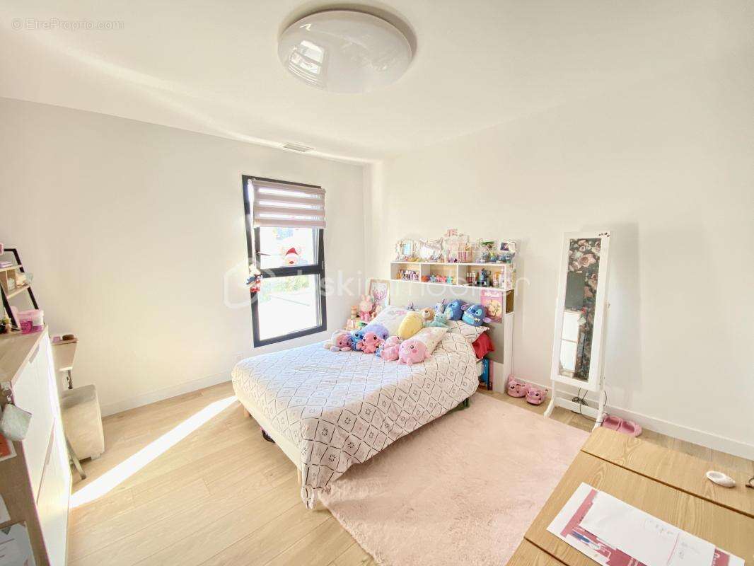 Maison à MONTELIMAR