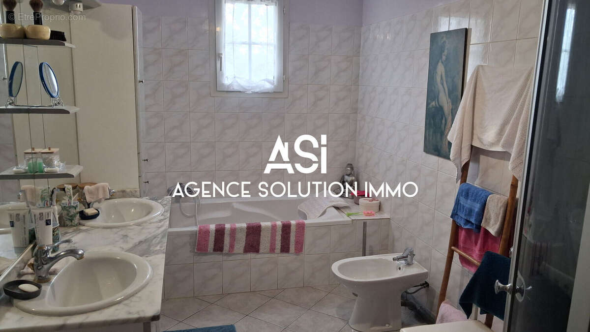 Maison à VILLAINES-LA-JUHEL