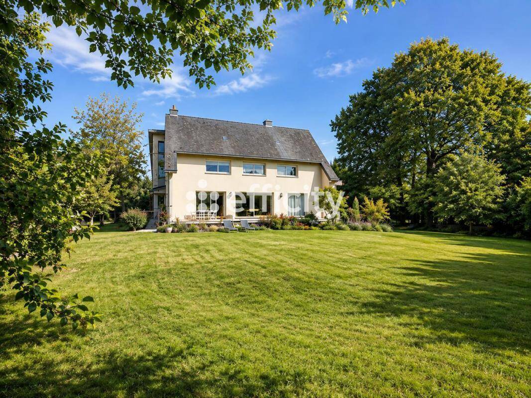 Maison à VERN-SUR-SEICHE