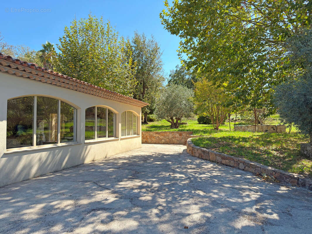 Maison à PLAN-DE-LA-TOUR