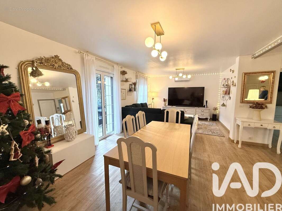 Photo 6 - Maison à LE COUDRAY-MONTCEAUX