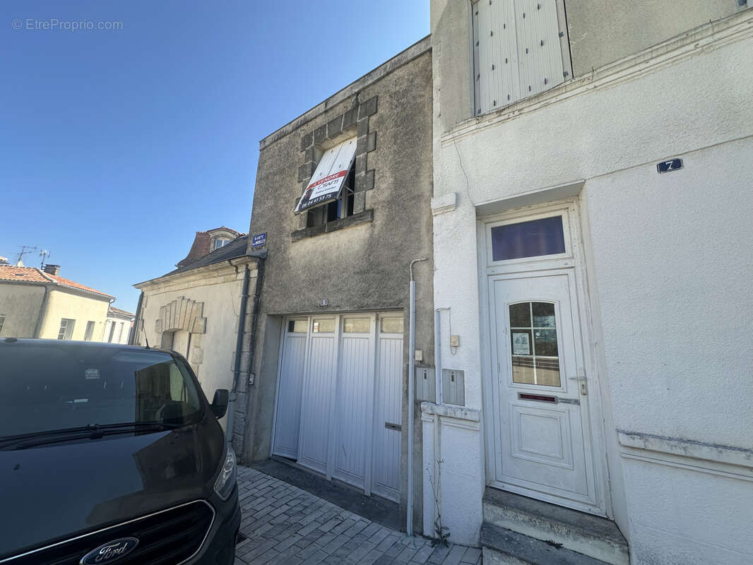 Appartement à BARBEZIEUX-SAINT-HILAIRE