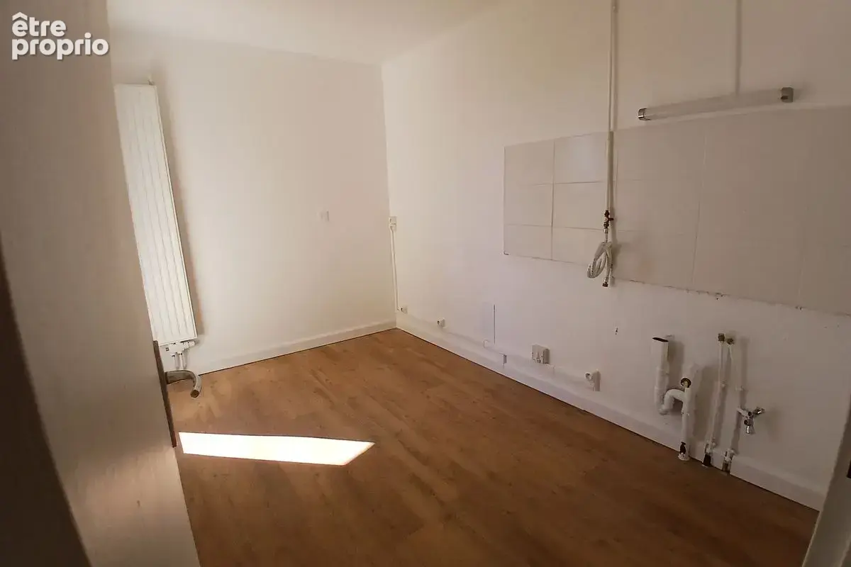 E3032M395L Rare à la vente un beauT4 de 82m2 sans ascenseur - photo 3