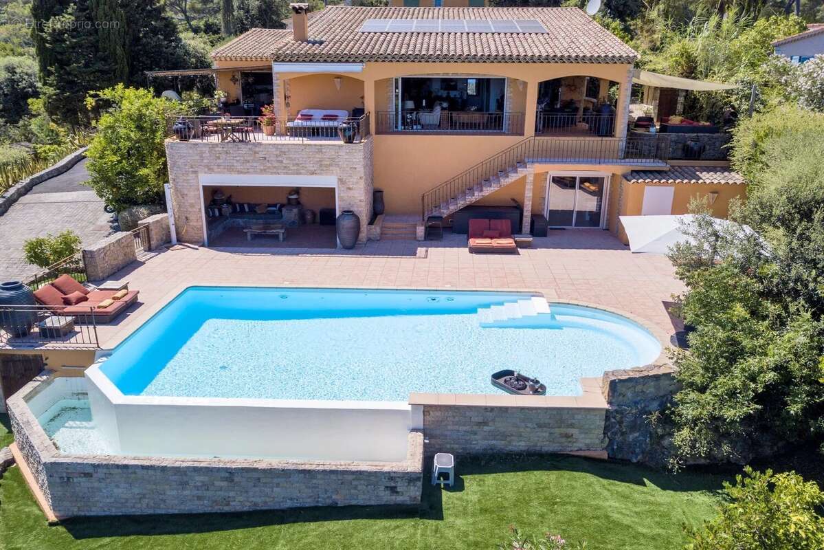 Maison 300 m² à Biot  - photo 2