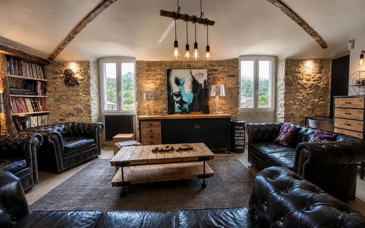 Maison de 10 pièces de 196 m² à Saint-Paul-le-Jeune - photo 8