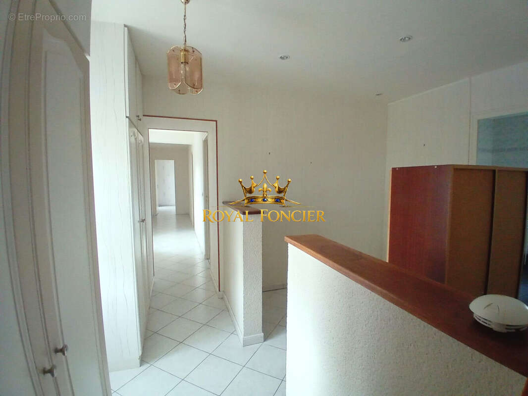 Maison 160 m² à Charnizay  - photo 6