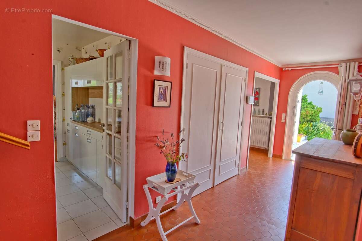 LANGRUNE SUR MER - Maison 195m² avec vie de plain-pied - photo 8