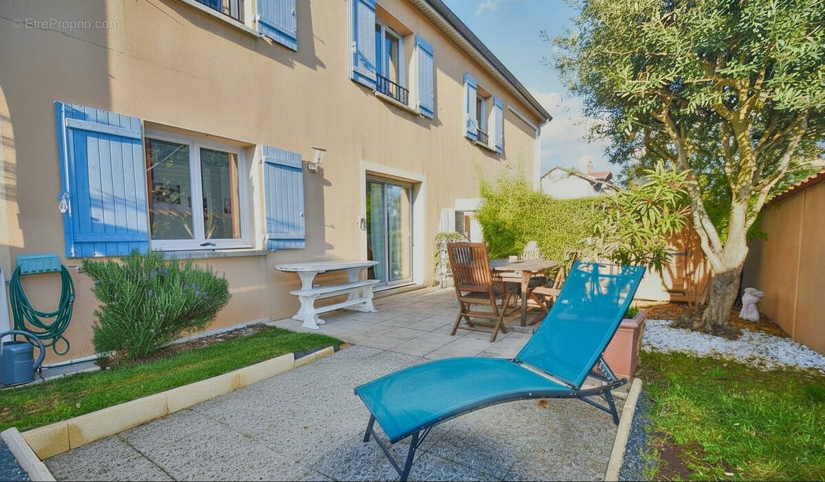 Maison à MORANCE