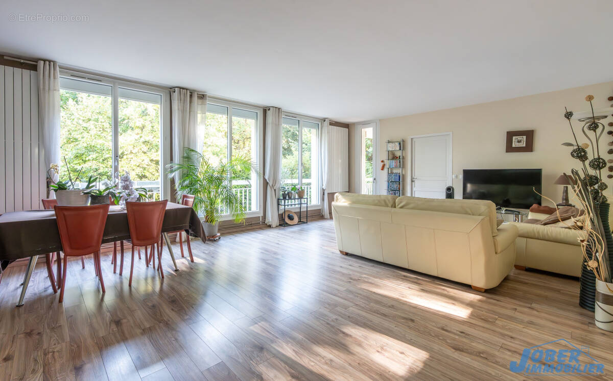 Appartement à NOGENT-SUR-MARNE