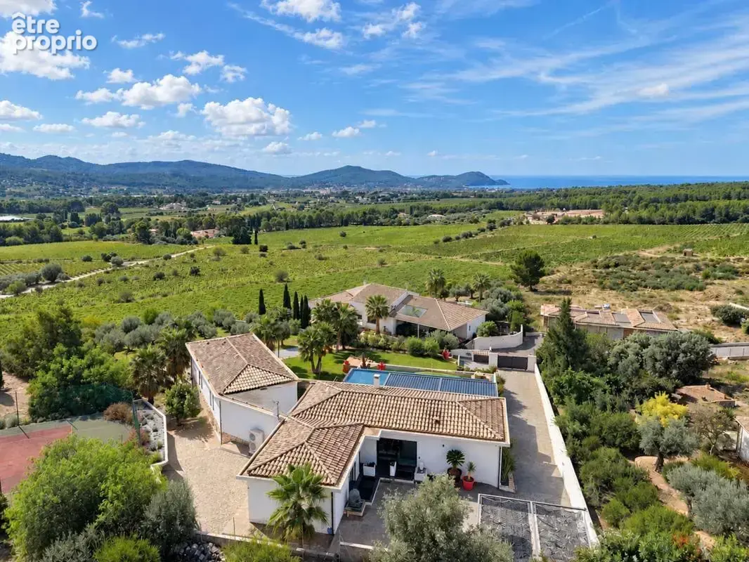 A vendre la cadiere d'azur 83740 luxueuse villa contemporaine avec vue mer - photo 3
