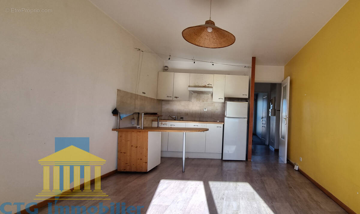 Appartement à MARSEILLE-5E