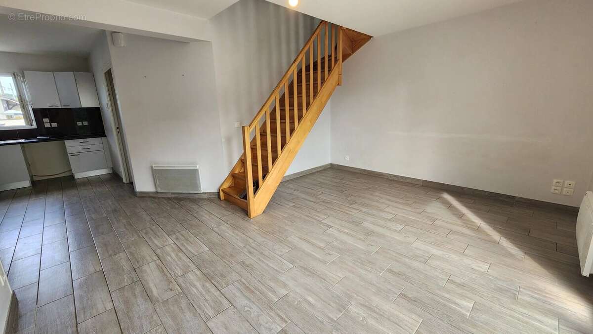 LONS, A VENDRE Maison jumelée 94 m² sur terrain de 500 m² - photo 2
