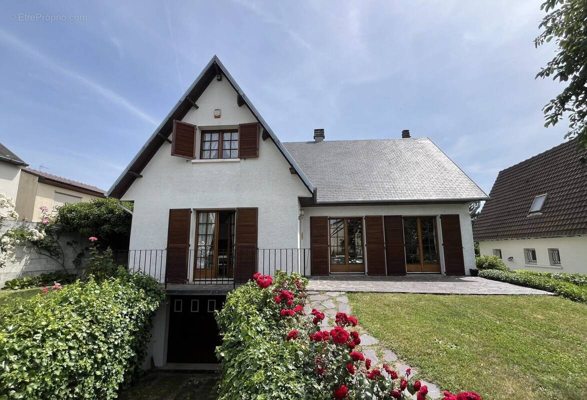 Maison à LA FRETTE-SUR-SEINE
