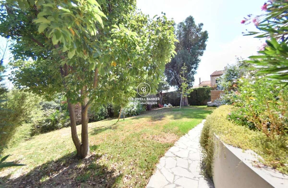 Canet: Maison dominante avec vue, en impasse, avec 1000 m² de terrain et piscine - photo 6