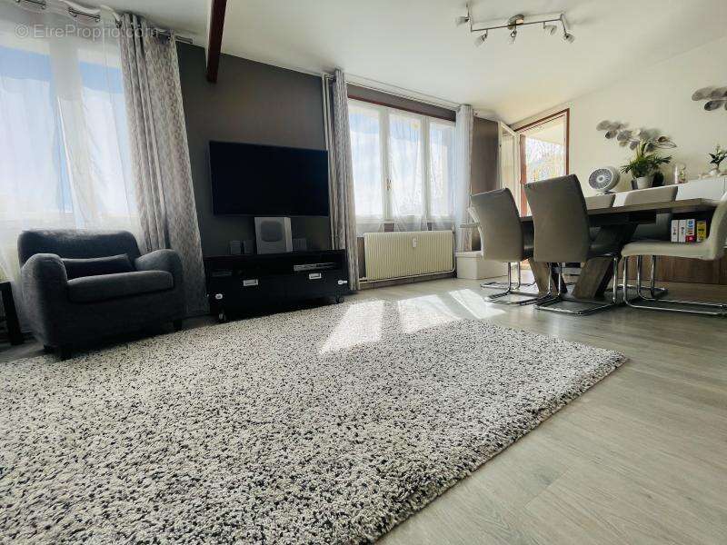 Appartement à PONT-DE-CHERUY